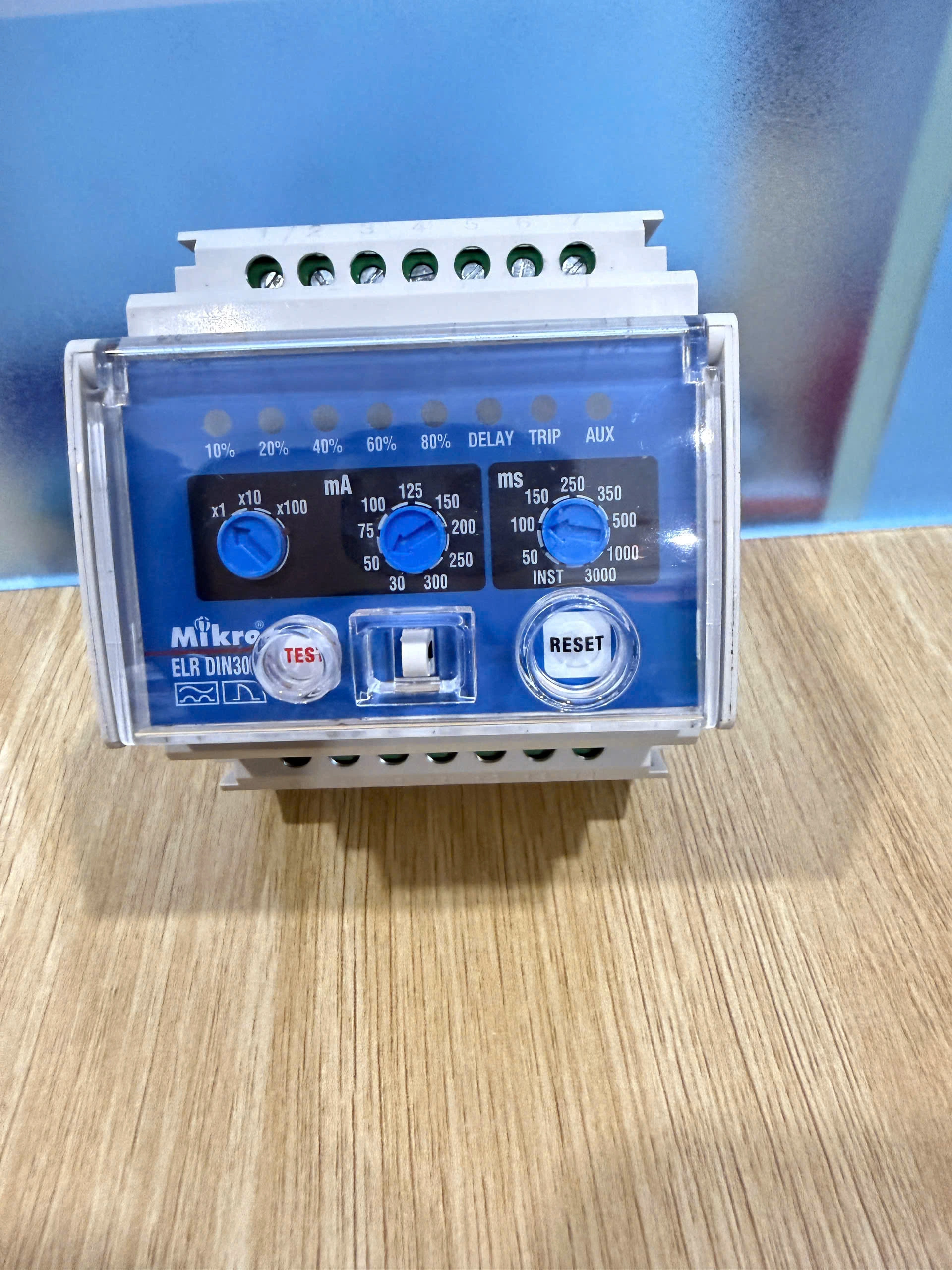 relay-mikro-din-300